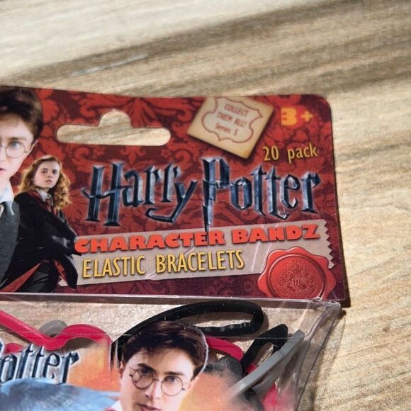 Classic HARRY POTTER Character Bandz Plastic Rubber Band Elastic Bracelets 20pk - Picture 3 of 7